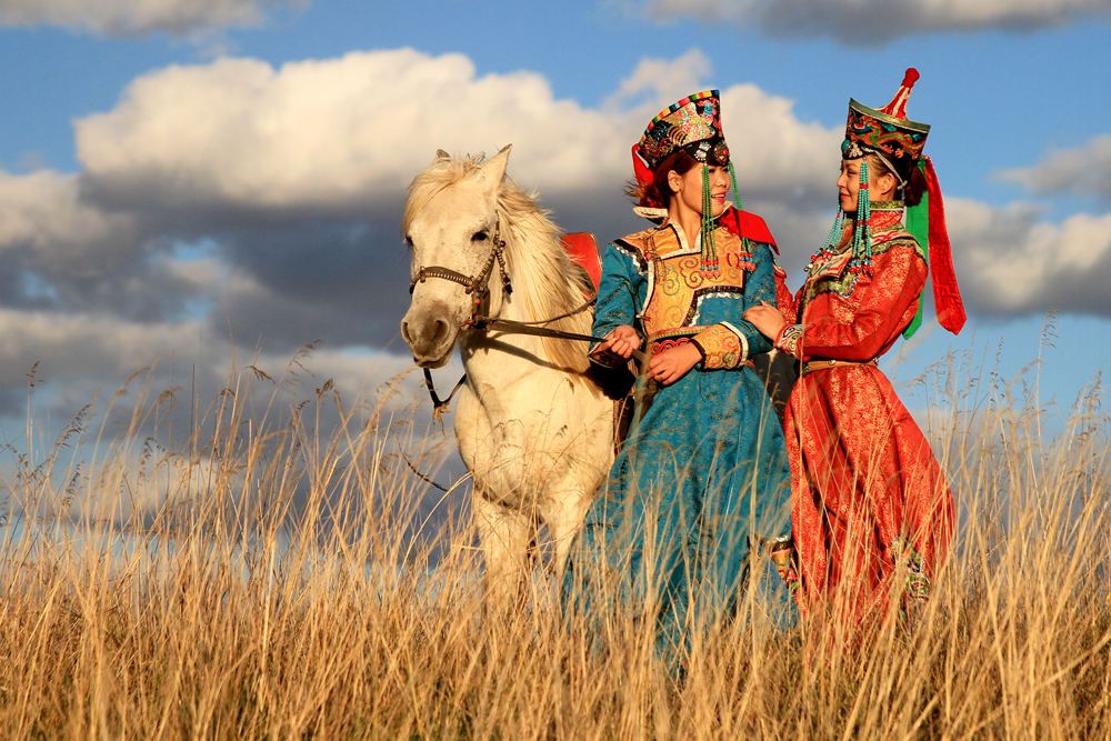 142支隊伍激烈角逐蒙古族服裝大賽,草原風情輪番演繹!_旅游_網(wǎng)